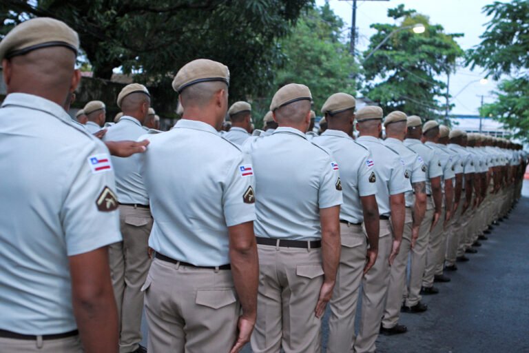 RUI DURANTE FORMATURA DE SOLDADOS DA PM