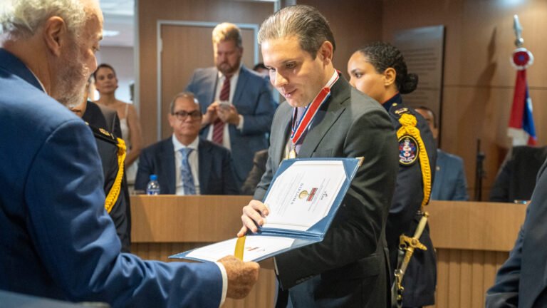 hugo-motta-recebe-homenagem-no-tcm-2048x1152