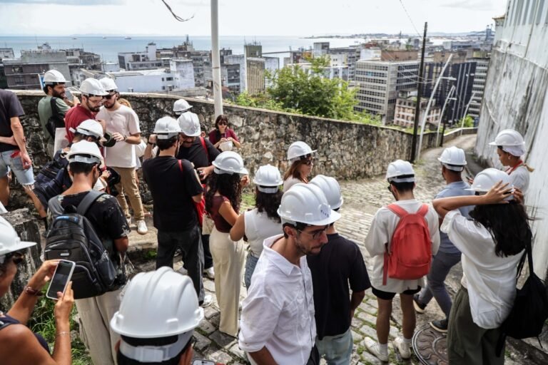 4e98aa8c-0300-4686-9d53-4af77f217449