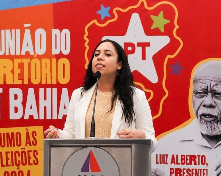 ana-carolina-PT-Salvador