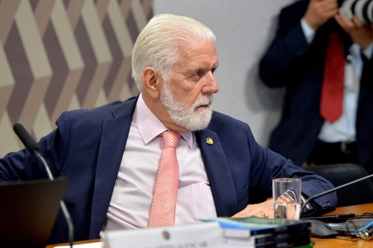 jaques-wagner-02-foto-alessandro-dantas-pt-no-senado-menor